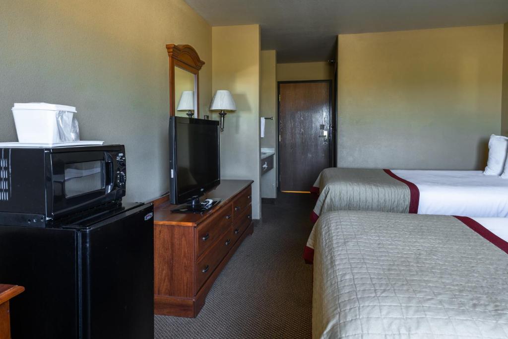 Pinedale Hotel & Suites - Habitación Doble Con Dos Camas Dobles: No Fumar