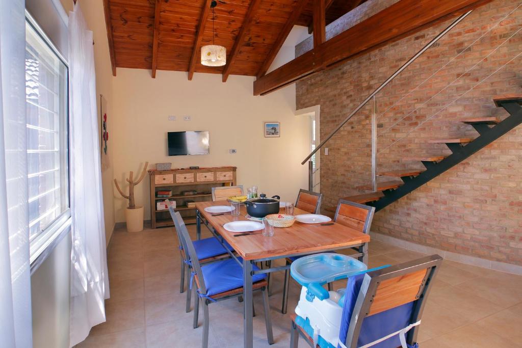 Casa Arboles De Tala con parque amplio - Casa De Dos Dormitorios
