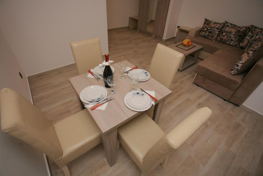 Apartments Obala - Katić - 海景一卧室公寓 - 带阳台