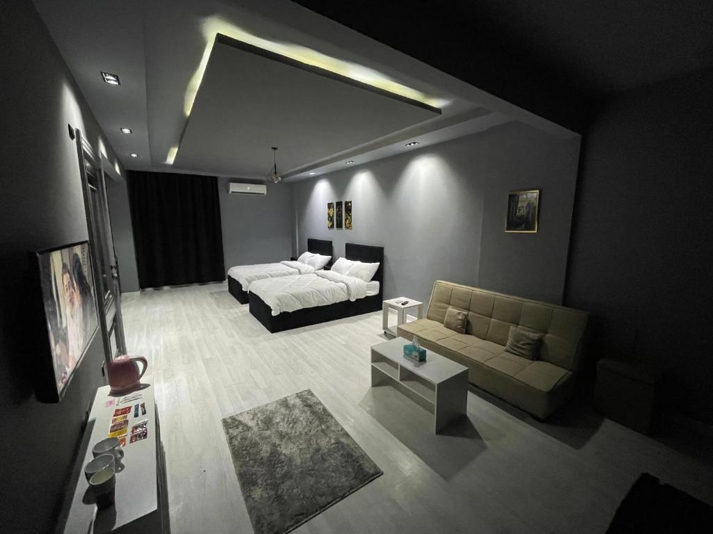 Rove Residence New Cairo - Deluxe Room (2 Adults + 1 Child)