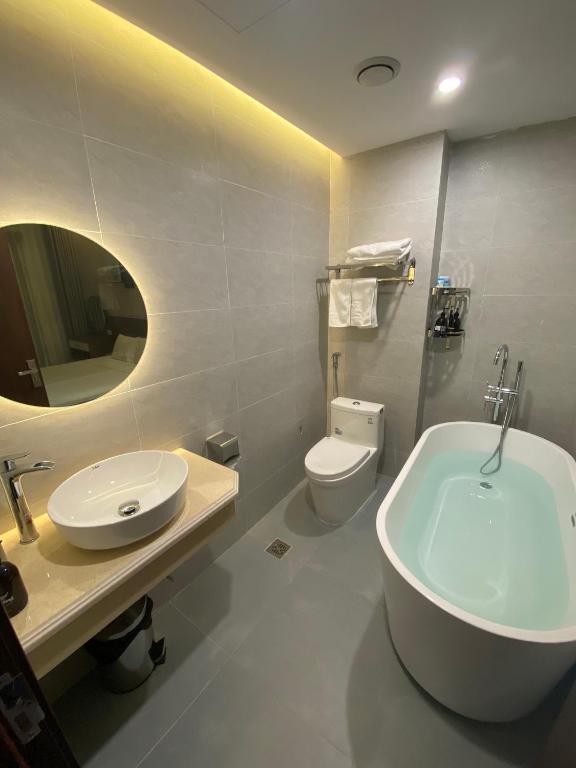 MOONLIGHT HOTEL - 14