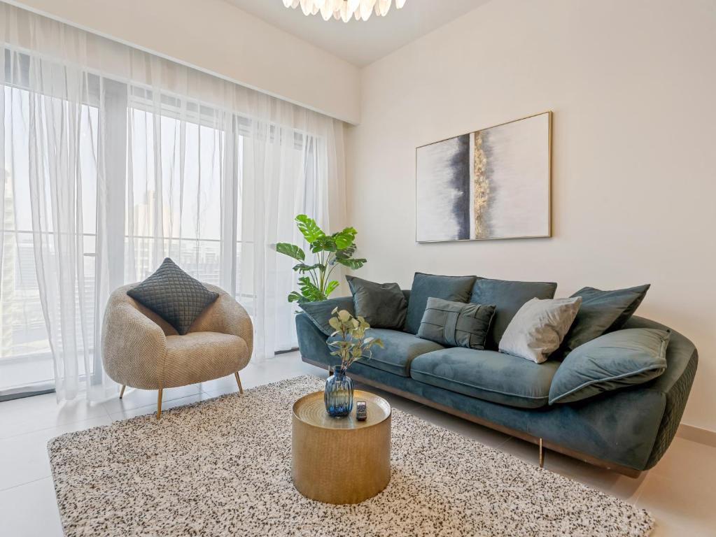 Posezení v ubytování Pleasing 1BR in Burj Royale - Downtown Dubai