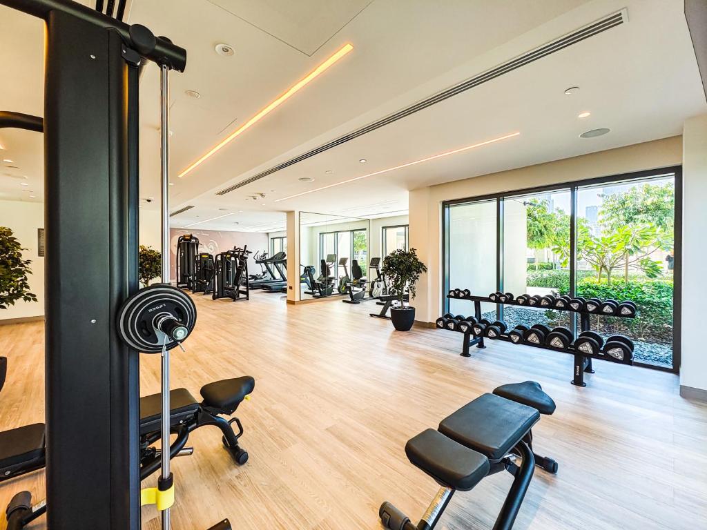 Fitness centrum a/nebo fitness zařízení v ubytování Pleasing 1BR in Burj Royale - Downtown Dubai