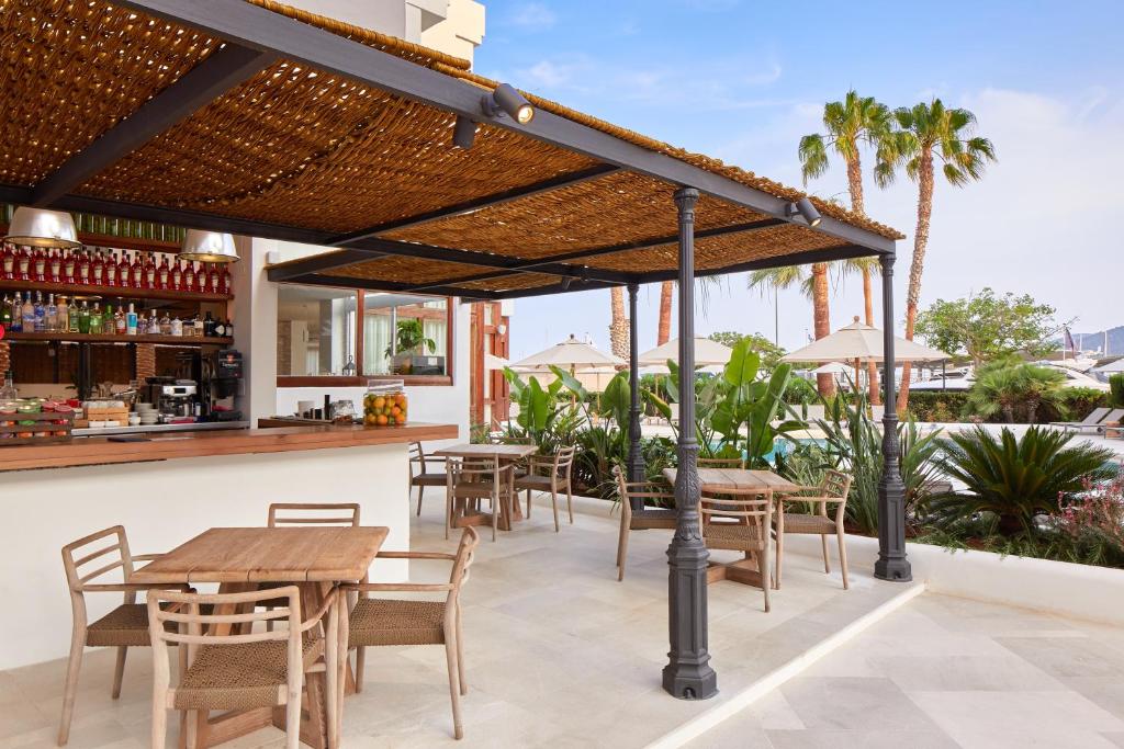 Hotel Tres Torres, Santa Eularia des Riu – Bijgewerkte ...