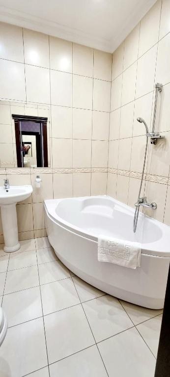 Koupelna v ubytování Oreanda Hotel