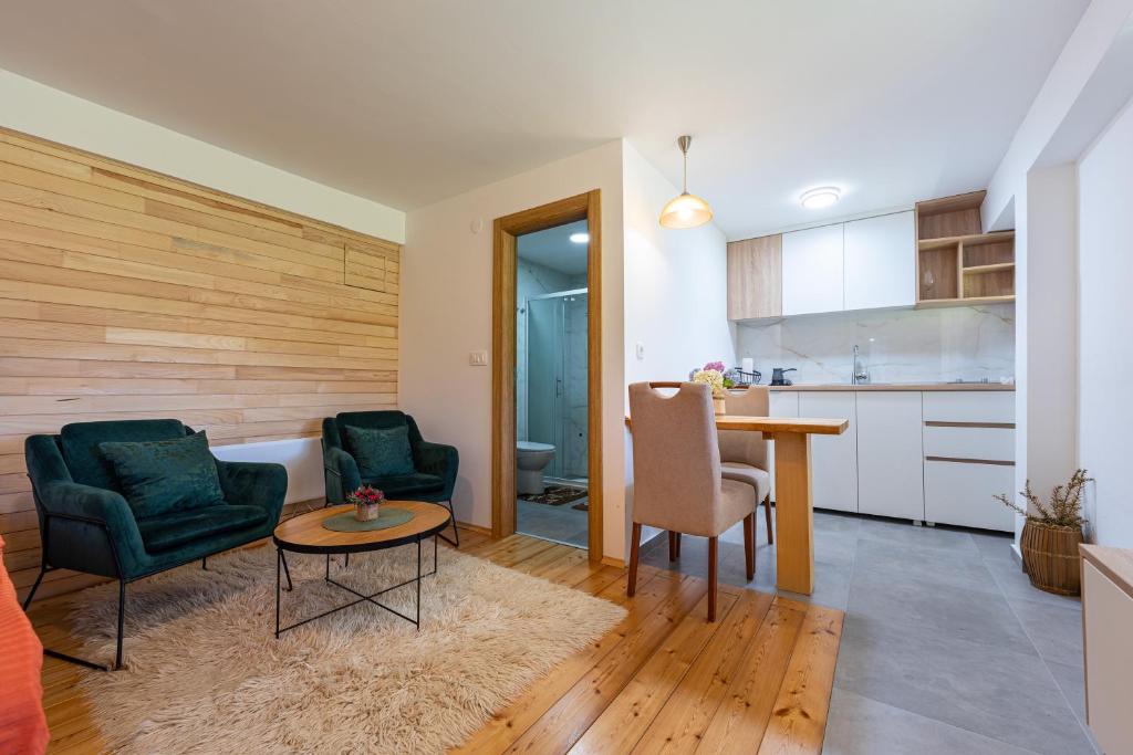 Apartments CENTER OF THE WORLD - 9