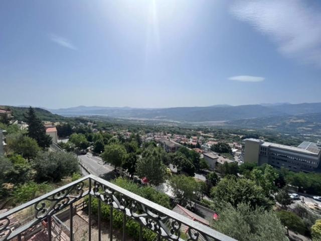 Nespecifikovaný výhled na hory nebo výhled na hory při pohledu z bed and breakfast