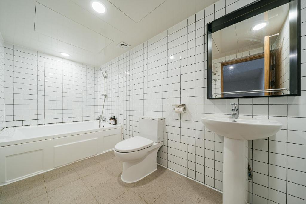 Koupelna v ubytování Heyy Seogwipo Hotel