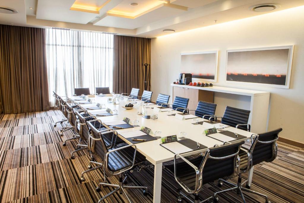Southern Sun Hyde Park Sandton photo