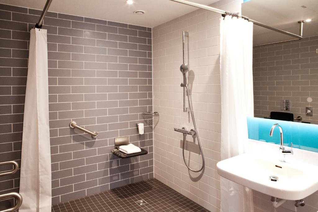 Koupelna v ubytování Holiday Inn Express Bochum by IHG
