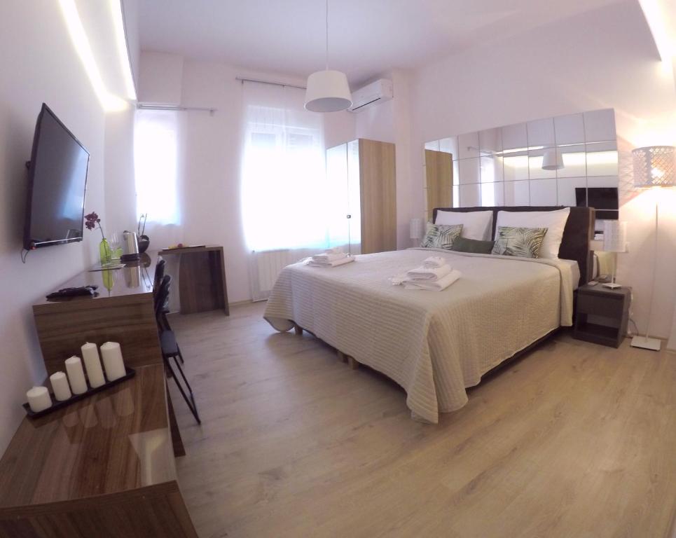 D&A Center Apartments with FREE Parking - 11