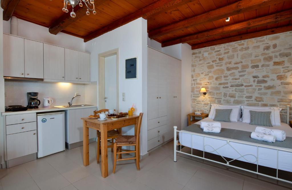 Stefanos Village Hotel - 10