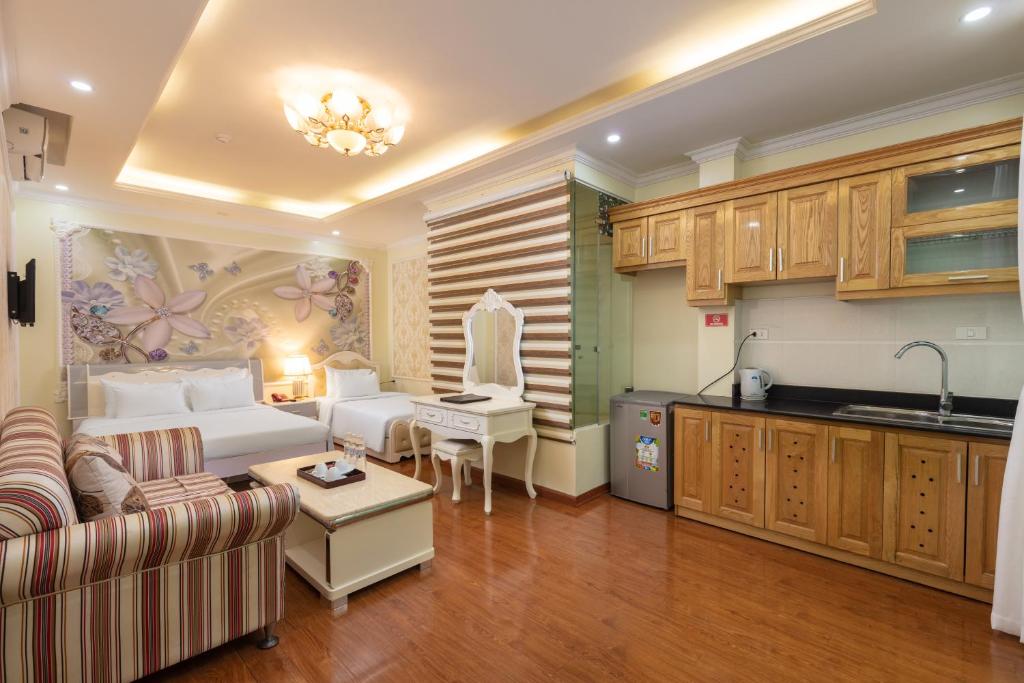 Kuchyň nebo kuchyňský kout v ubytování My Moon Hotel Hanoi