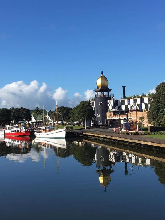On the water boat House - Resim 40