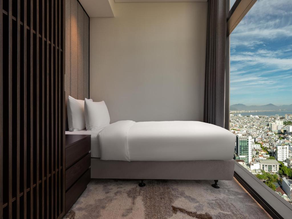 Junior Suite with King and Single Bed - River View and Lounge Access
