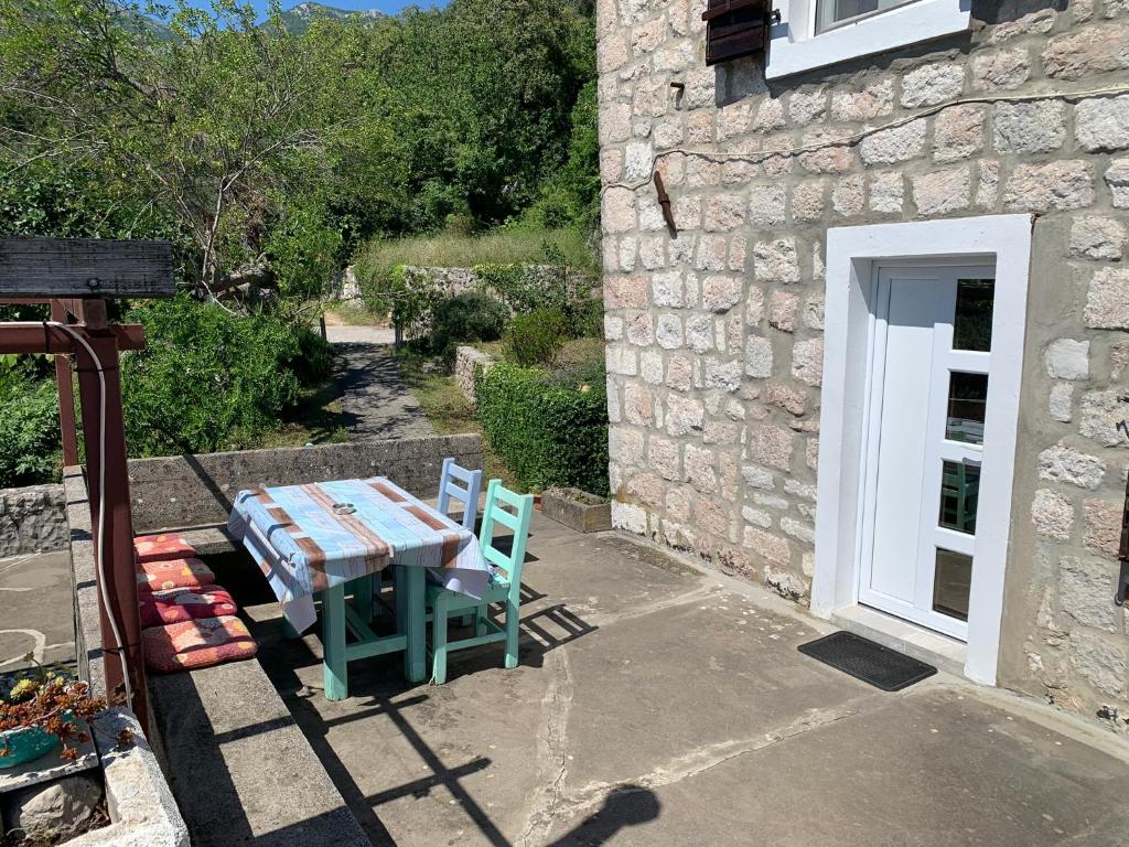 Patio nebo venkovní prostory v ubytování Family Stone house with magical Sea View