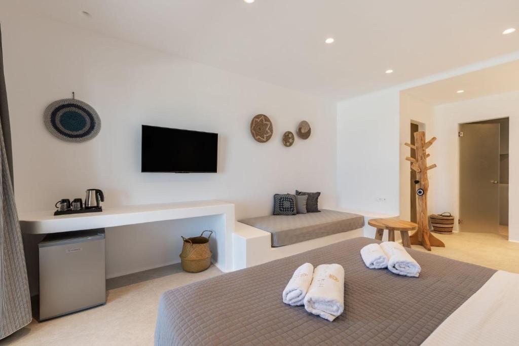 Sunset Hill Suites - 13