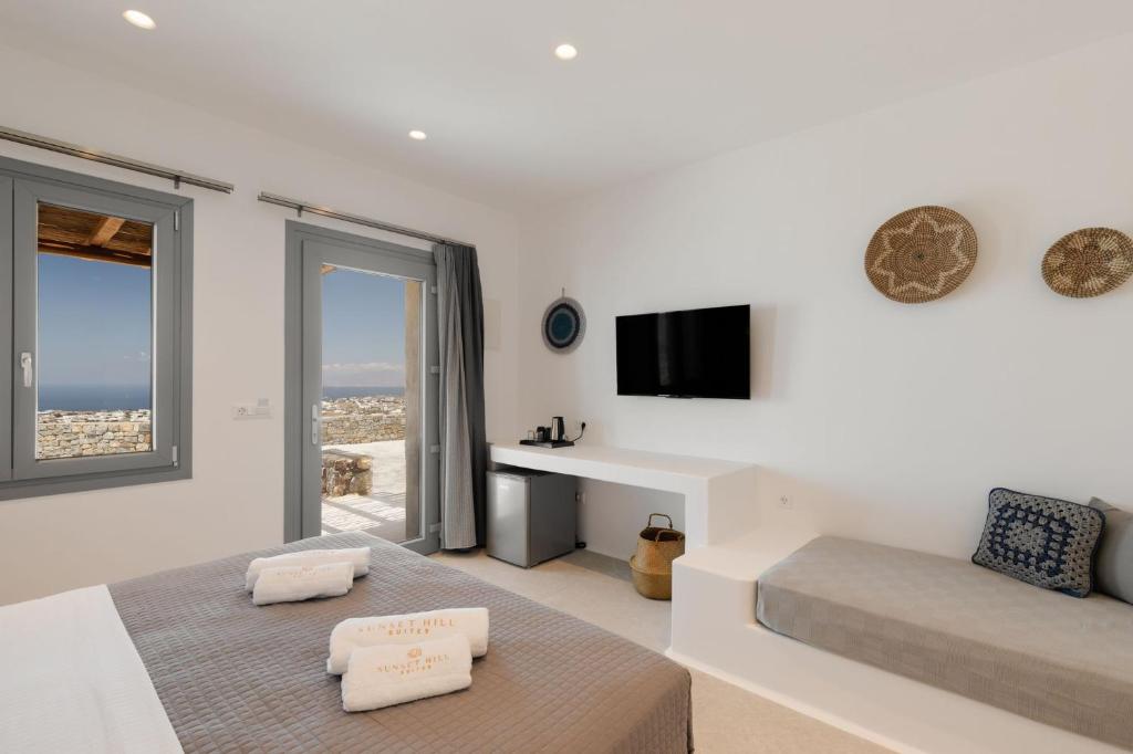 Sunset Hill Suites - 3