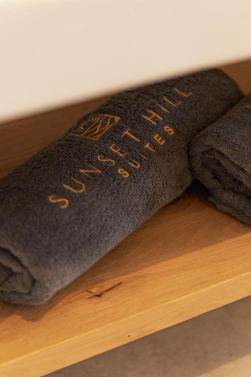 Sunset Hill Suites - 7