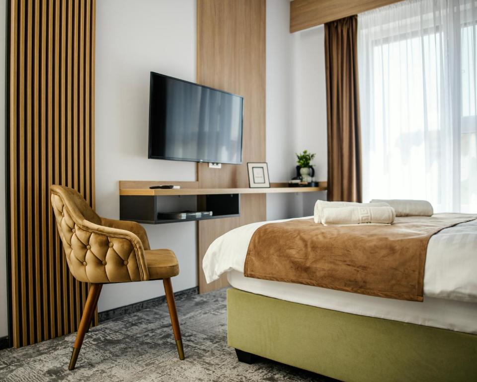 
Queen Room with Balcony
