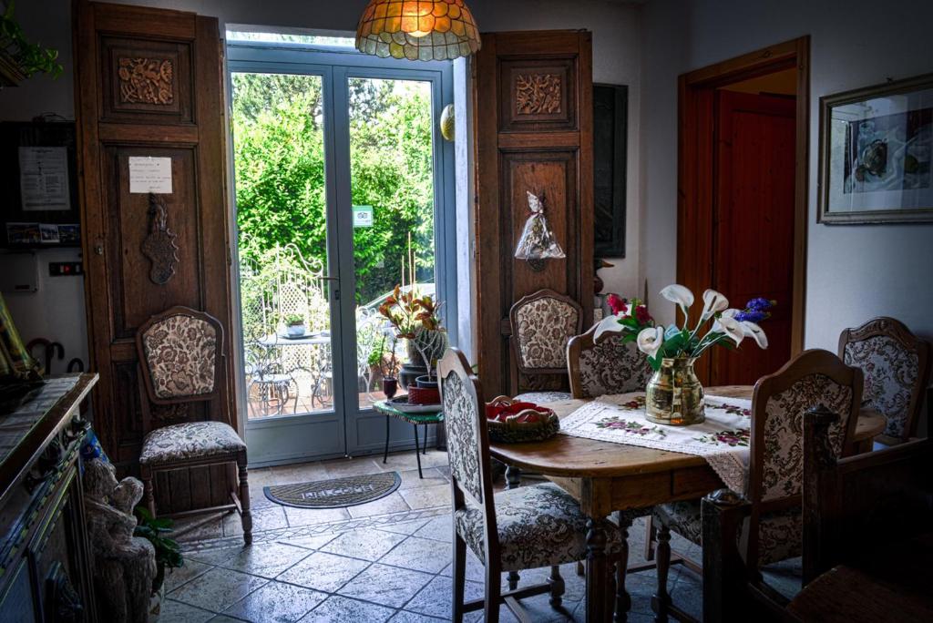 Część wypoczynkowa w obiekcie Bed & Breakfast Il Giardino