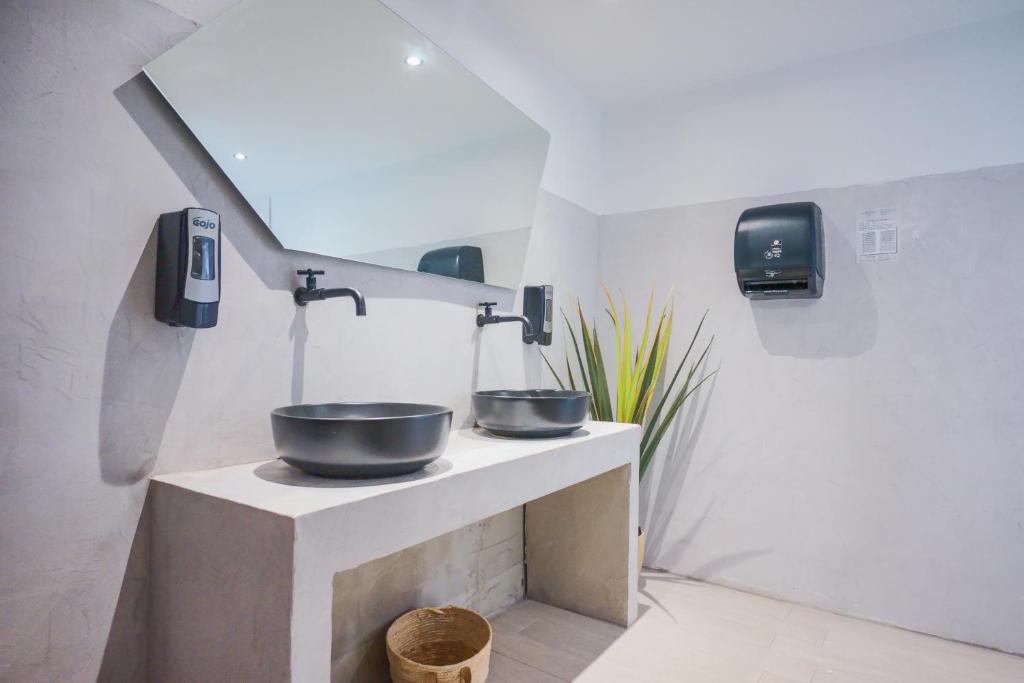 Kuchyň nebo kuchyňský kout v ubytování Hotel Korfos - Ξενοδοχείο Κόρφος Renovated