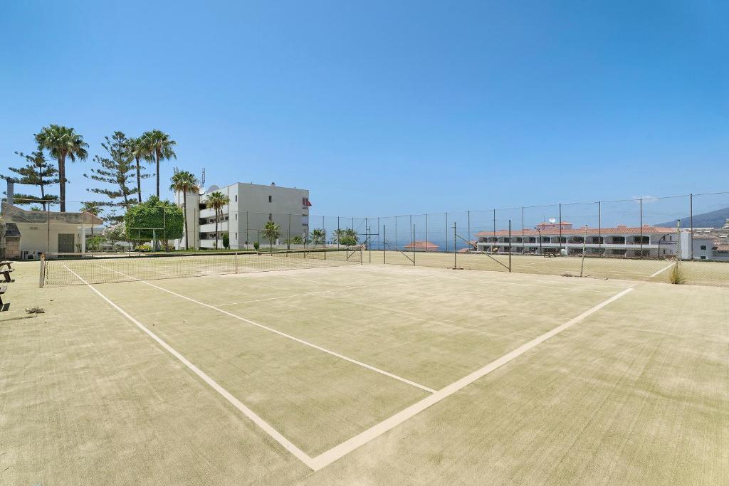 Tenis alebo squash v ubytovaní Bonito Arenas Negras Sea View alebo jeho okolí