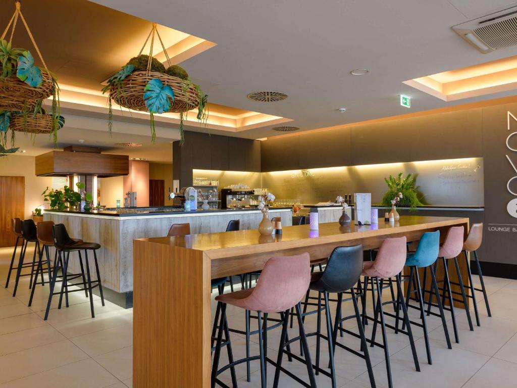 Kuchyň nebo kuchyňský kout v ubytování Novotel Nürnberg am Messezentrum