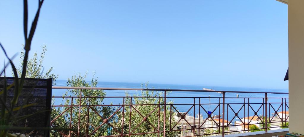 Villa Tato: Horizon Haven with Panoramic Sea Views in Himare. - Image 8
