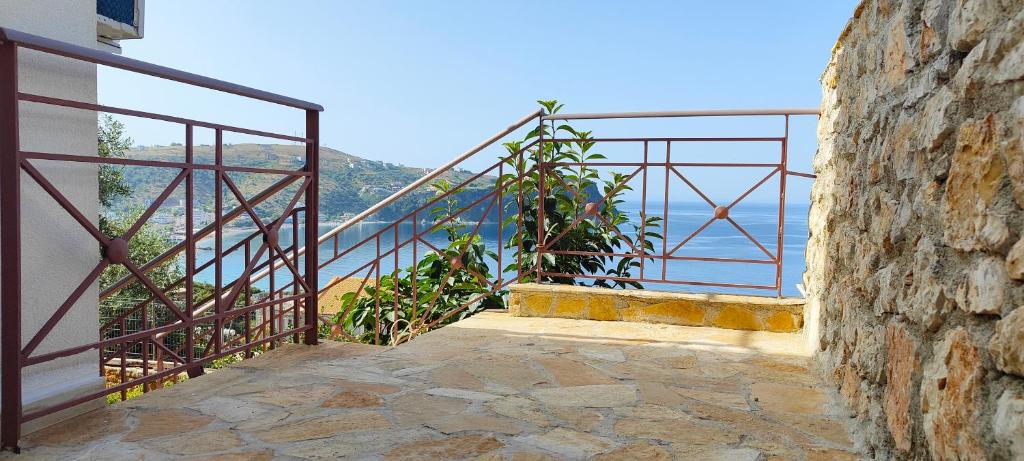 Villa Tato: Horizon Haven with Panoramic Sea Views in Himare. - Image 4