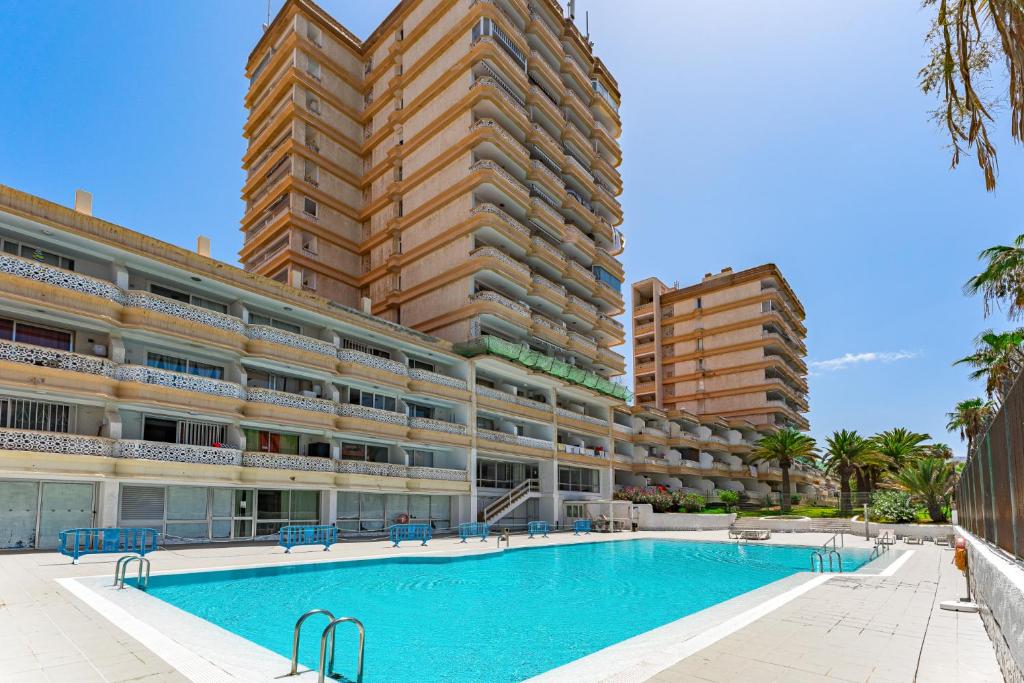 Bazén v ubytování Playa Honda charming apartment in Las Americas nebo v jeho okolí