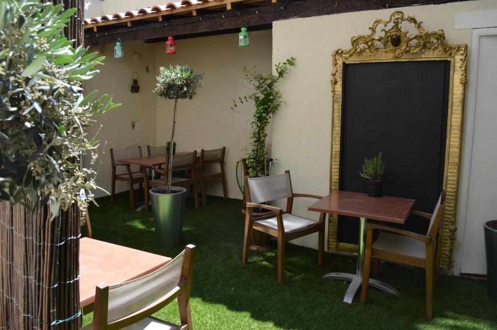 Hôtel Les Corps Saints - Resim 5