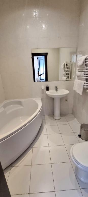 Koupelna v ubytování Oreanda Hotel