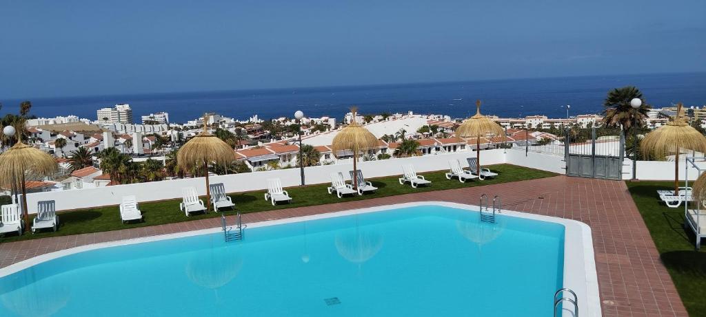 arial view of a swimming pool on the roof of a resort at Apartment Island Paradise in Adeje