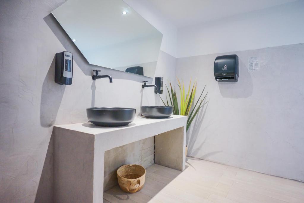 Kuchyň nebo kuchyňský kout v ubytování Hotel Korfos - Ξενοδοχείο Κόρφος Renovated