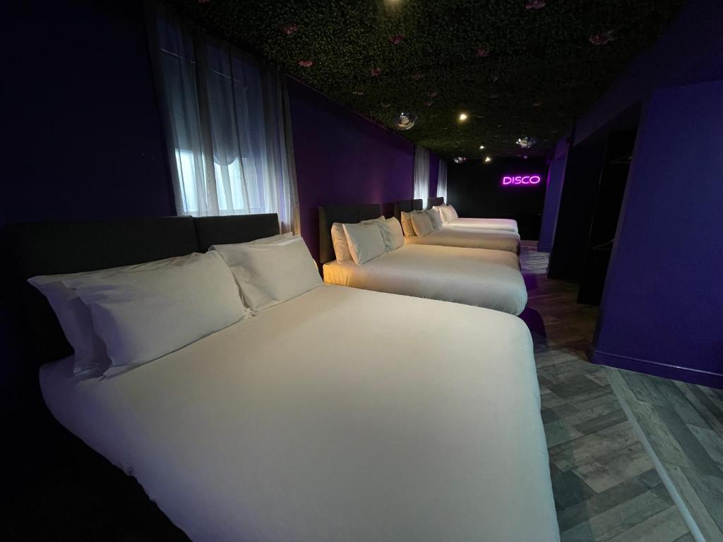 Hotel 105 - Resim 32