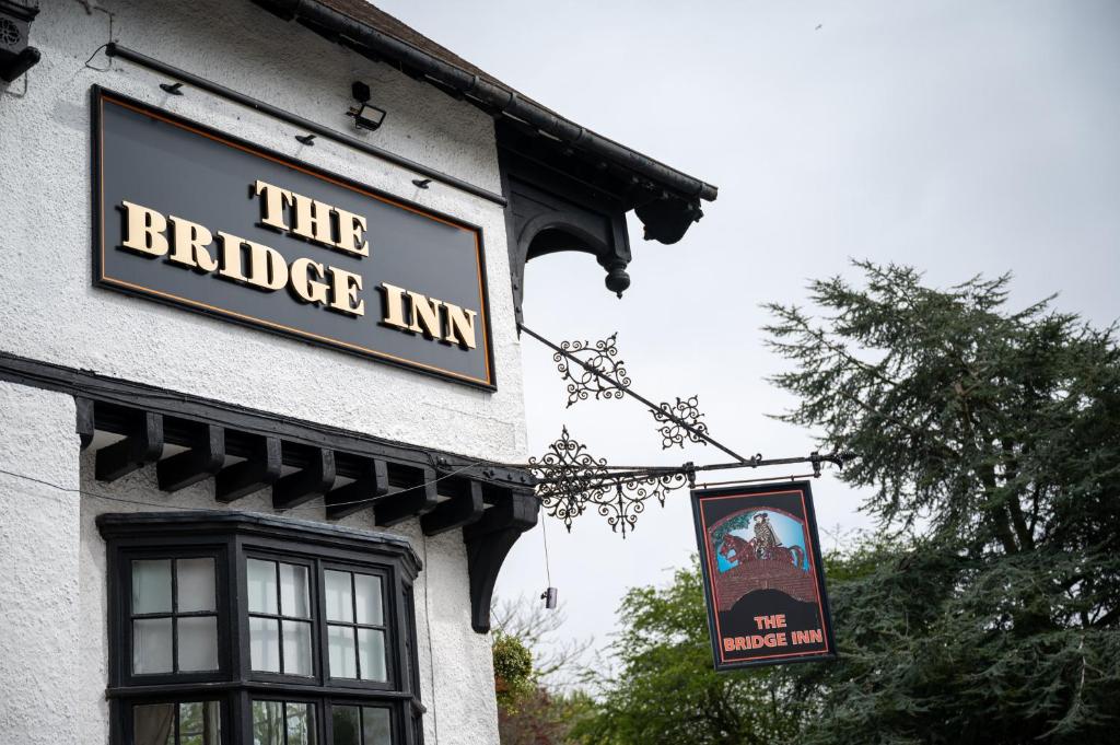 Certifikát, hodnocení, plakát nebo jiný dokument vystavený v ubytování Bridge Inn by Greene King Inns