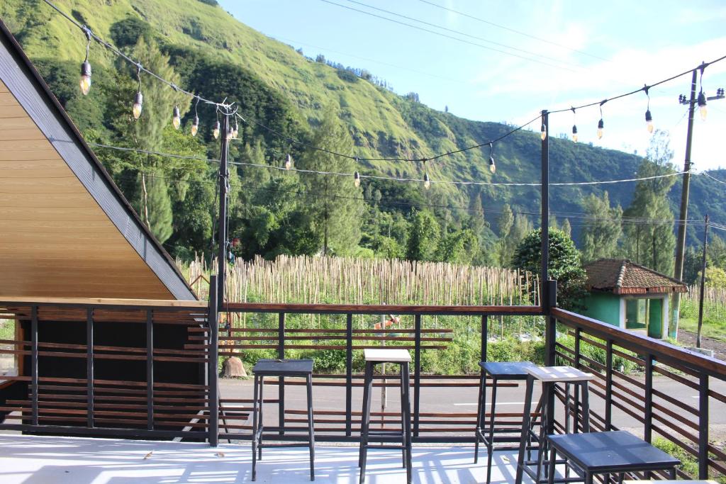 Nespecifikovaný výhled na hory nebo výhled na hory při pohledu z hotelu