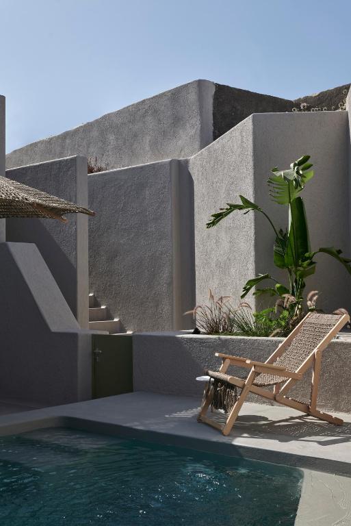 Bazén v ubytovaní Aeon Suites - Adults Only alebo v jeho blízkosti