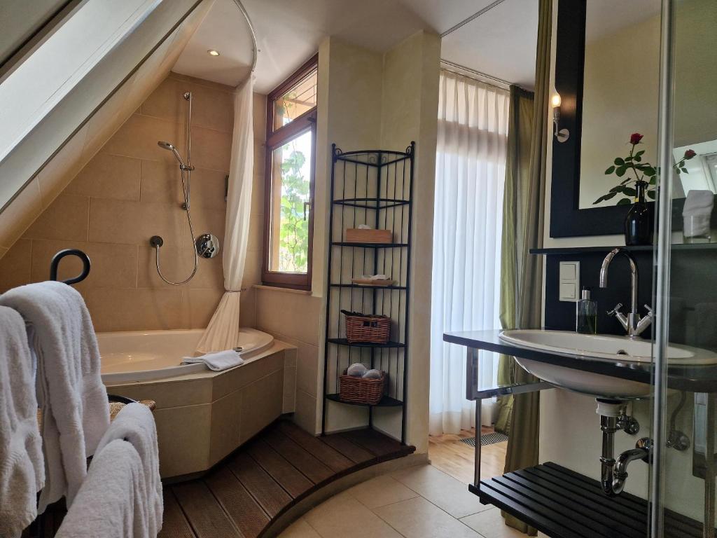 Koupelna v ubytování Laurentius Boutique-Hotel & Restaurant