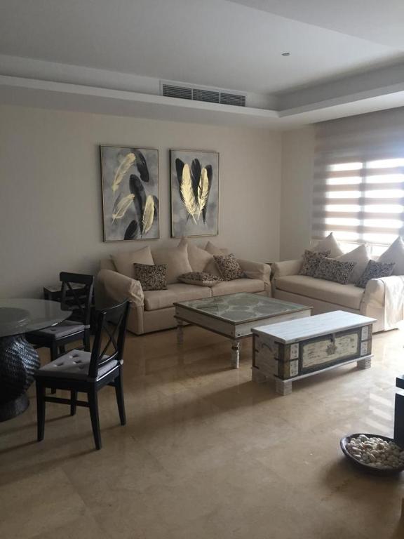 Cfc – 2 bed. Apart.+ maid room