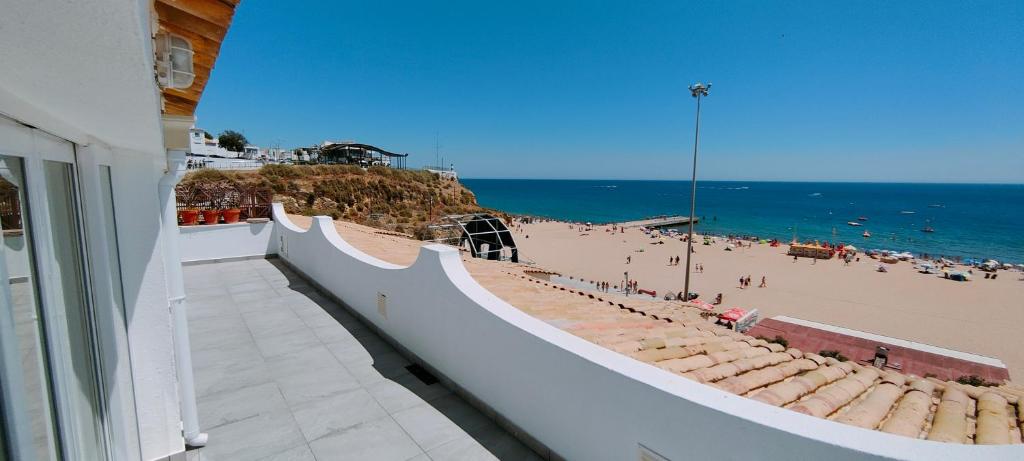 Balkonas arba terasa apgyvendinimo įstaigoje Albufeira Penthouse beachfront