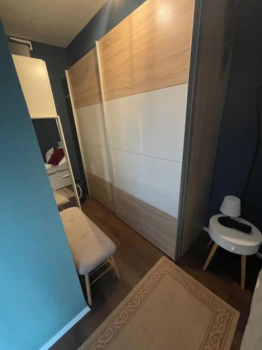 Postel nebo postele na pokoji v ubytování Appartement Feucht -Bhf 5 Min - Nähe Messe
