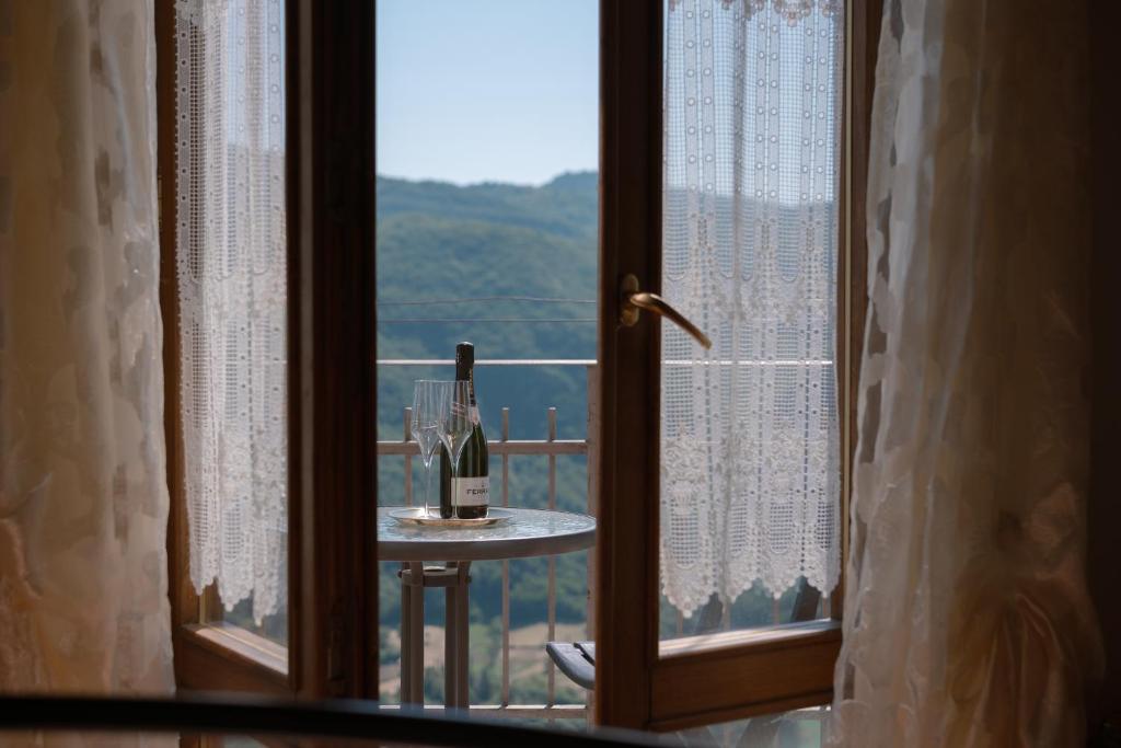 Lago del Turano - Guest House il Nido dell'Aquila - Maison De Deux Chambres