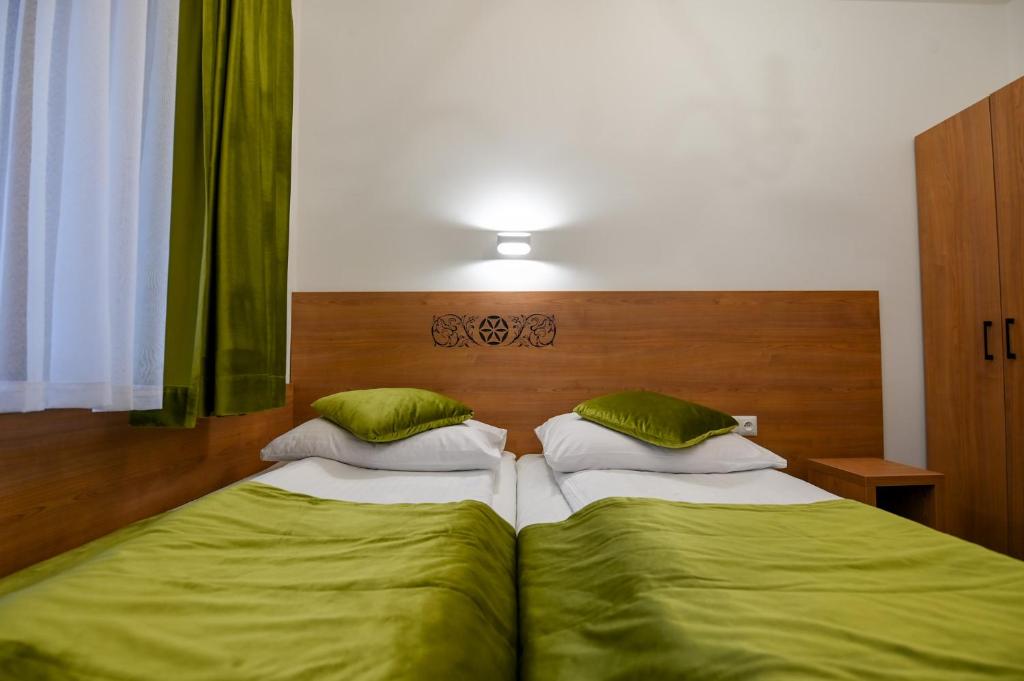 Pod Tatrami 1 & SPA - Komfortowe Noclegi z wyżywieniem, blisko Term Bania - 工作室