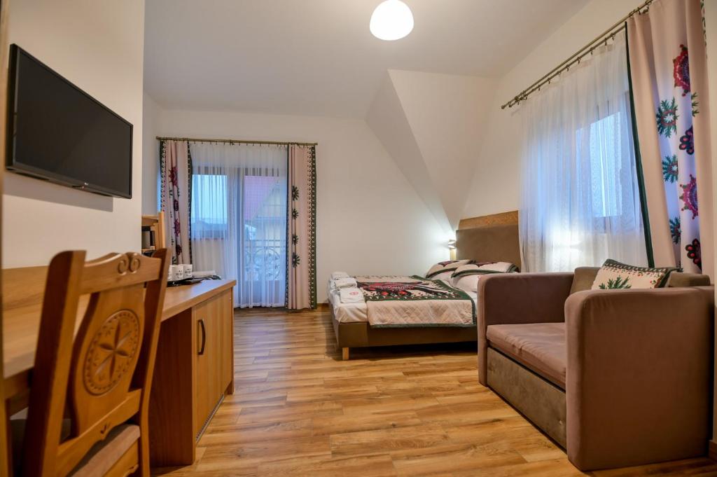 Pod Tatrami 1 & SPA - Komfortowe Noclegi z wyżywieniem, blisko Term Bania - 豪华三人间