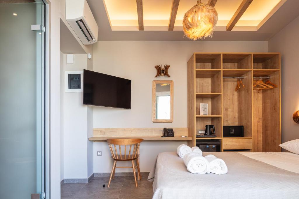 Skipper Beachfront Suites - 15