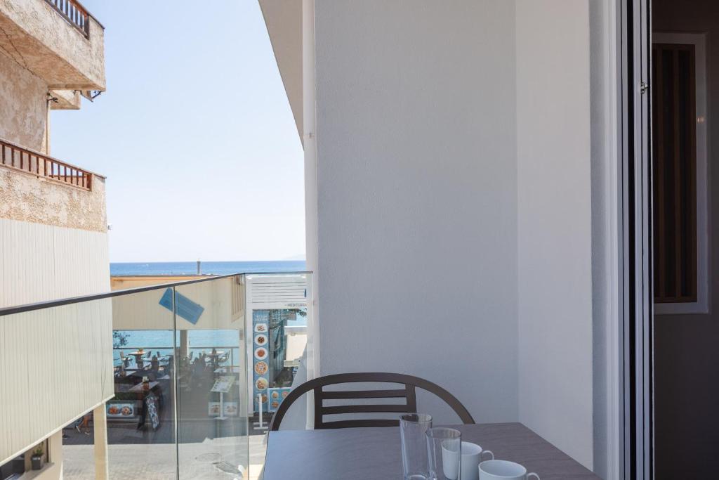 Skipper Beachfront Suites - 16