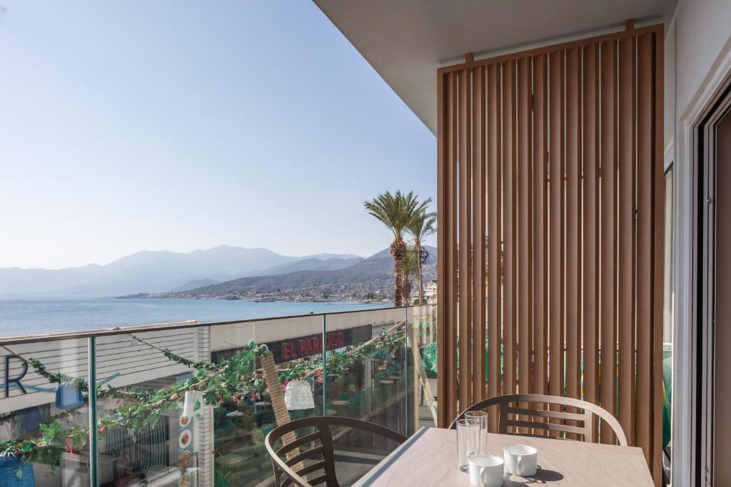 Skipper Beachfront Suites - Suite Junior Avec Vue Sur La Mer