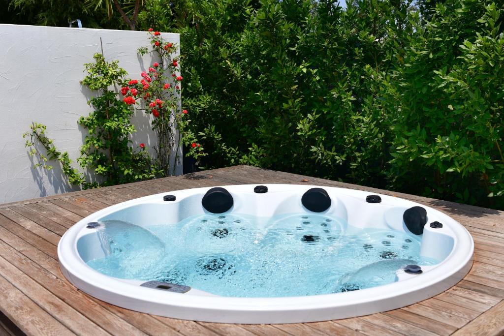Zdjęcie z galerii obiektu IL TRULLO BIANCO - Country House & SPA w mieście Castellana Grotte